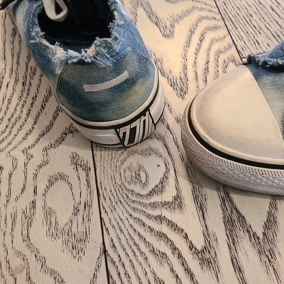 ASH KEDS *above see level* - Picture 9 of 13